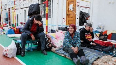 Тимчасові притулки для евакуйованих із Калинівки. / © Reuters