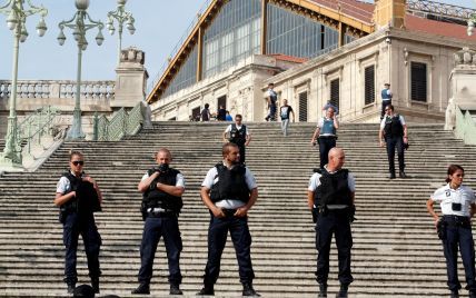 "ИГ" взяло на себя ответственность за нападение на вокзале в Марселе - Reuters