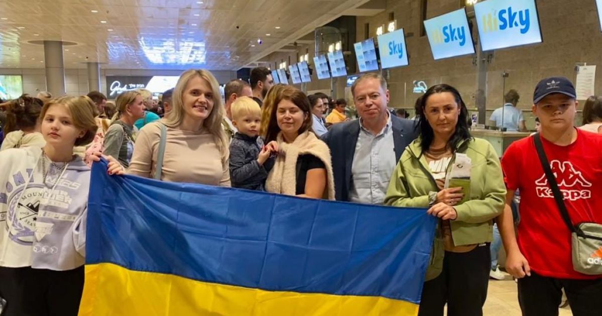 Пасажири першого евакуаційного рейсу з Ізраїля