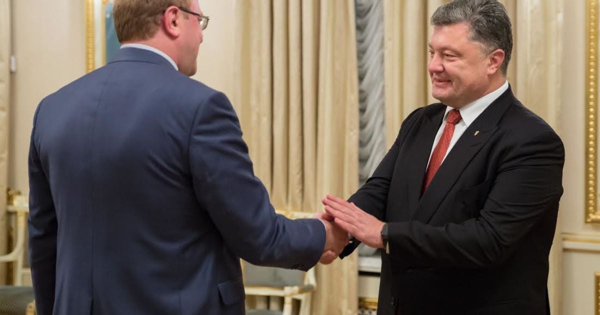 Порошенко встретился с новым послом Украины в Канаде