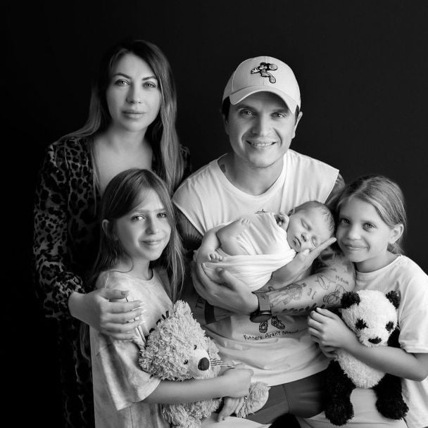 Анатолій Анатоліч з родиною / © instagram.com/yulattt