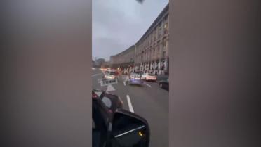 Невідомі “мажори” перекривали рух у центрі Києва та зухвало вмикали російську музику