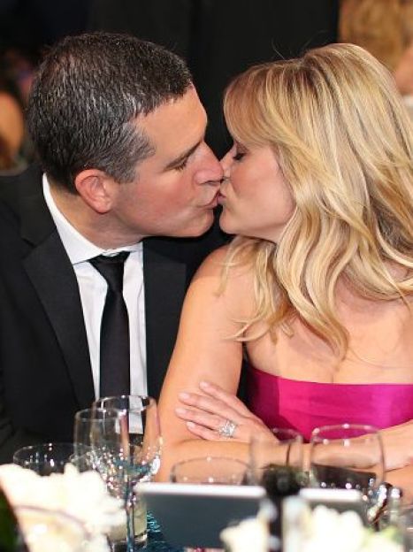 Риз Уизерспун целовалась с мужем Джимом Тотом / © Getty Images/Fotobank