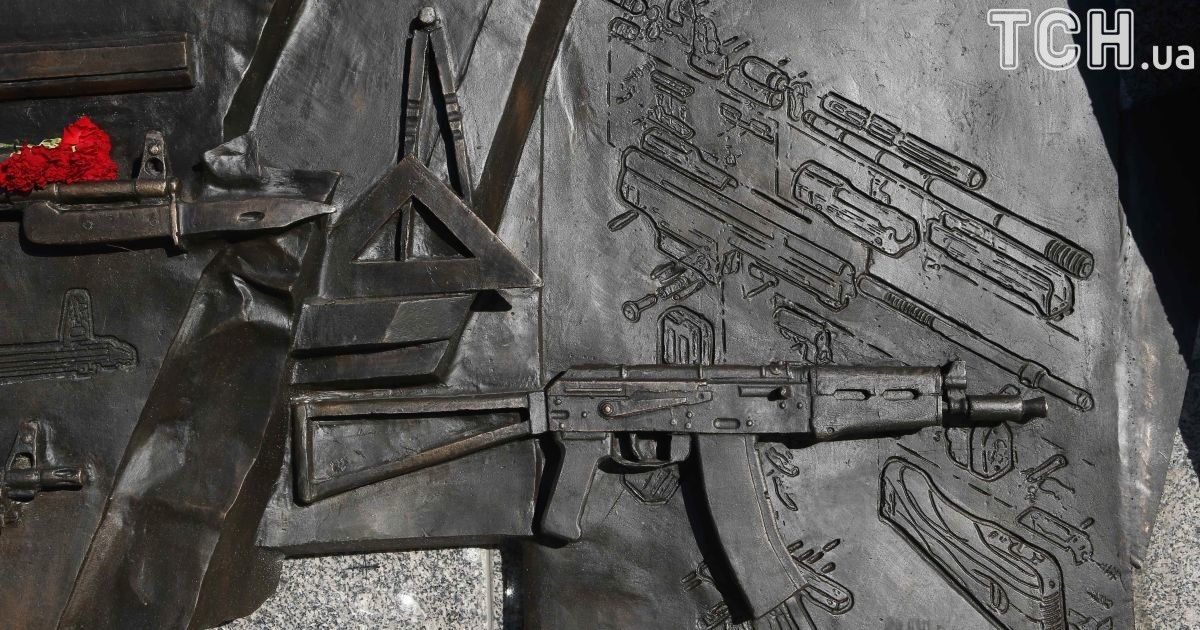 Пам'ятник Калашникову без автомата_7 / © Reuters