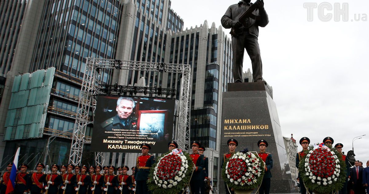 Пам'ятник Калашникову без автомата_2 / © Reuters