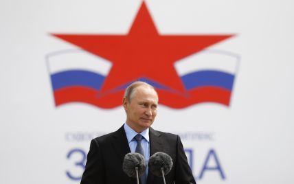 "Абсолютное доверие". В Кремле объяснили готовность россиян голосовать за фейкового симпатика Путина