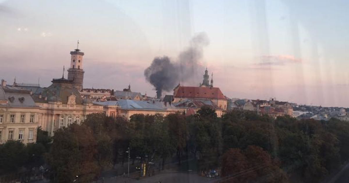 У Львові спалахнула потужна пожежа_11 / © facebook/Игорь Зинкевич