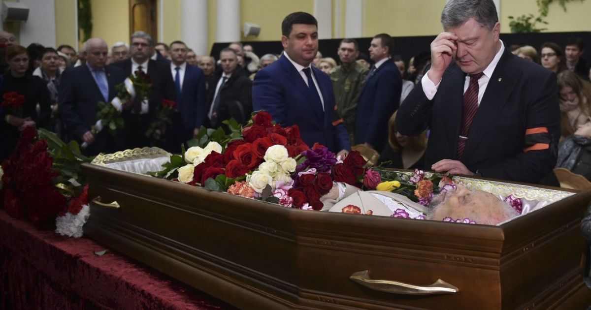 Порошенко попрощался с Поповичем