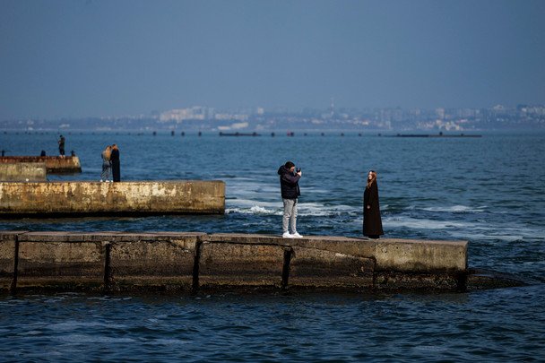 В Одесской области море стало черным: что произошло