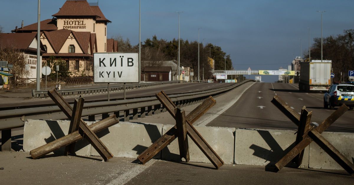 В МВС зазначають, що говорити про відмову росіян від штурму Києва ще зарано: що в планах ворога