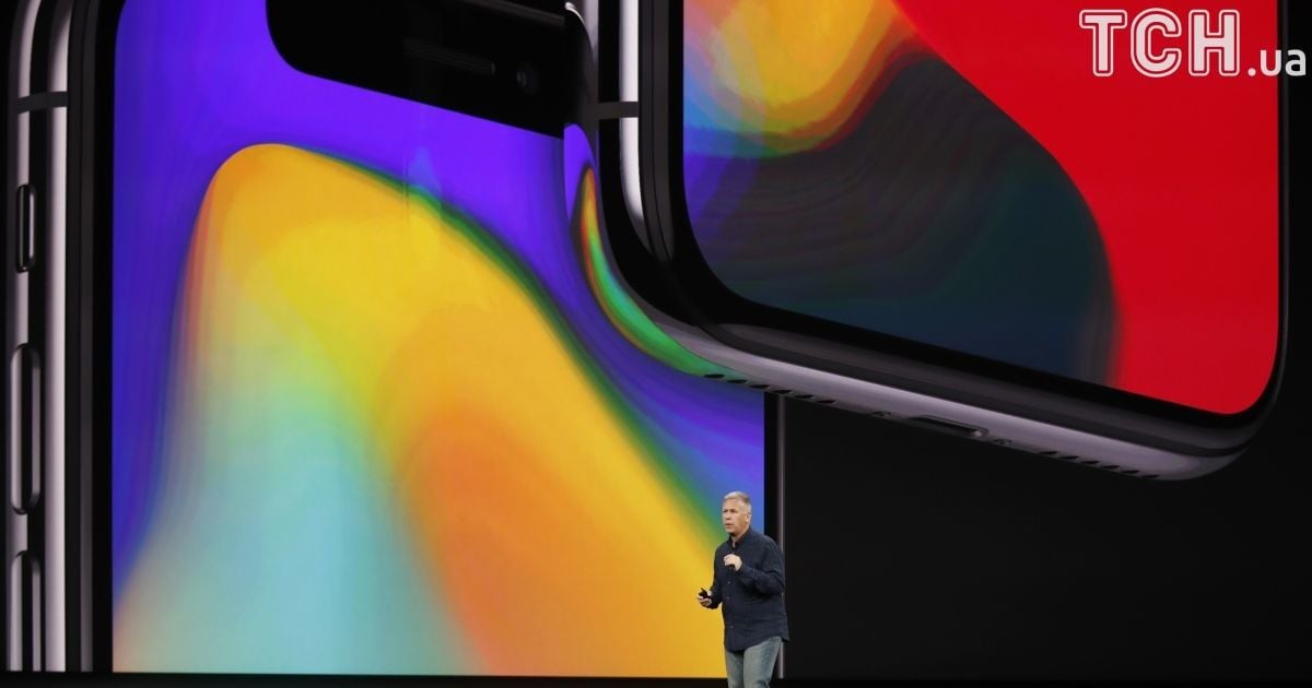 Головна новинка - iPhone 10. / © Reuters
