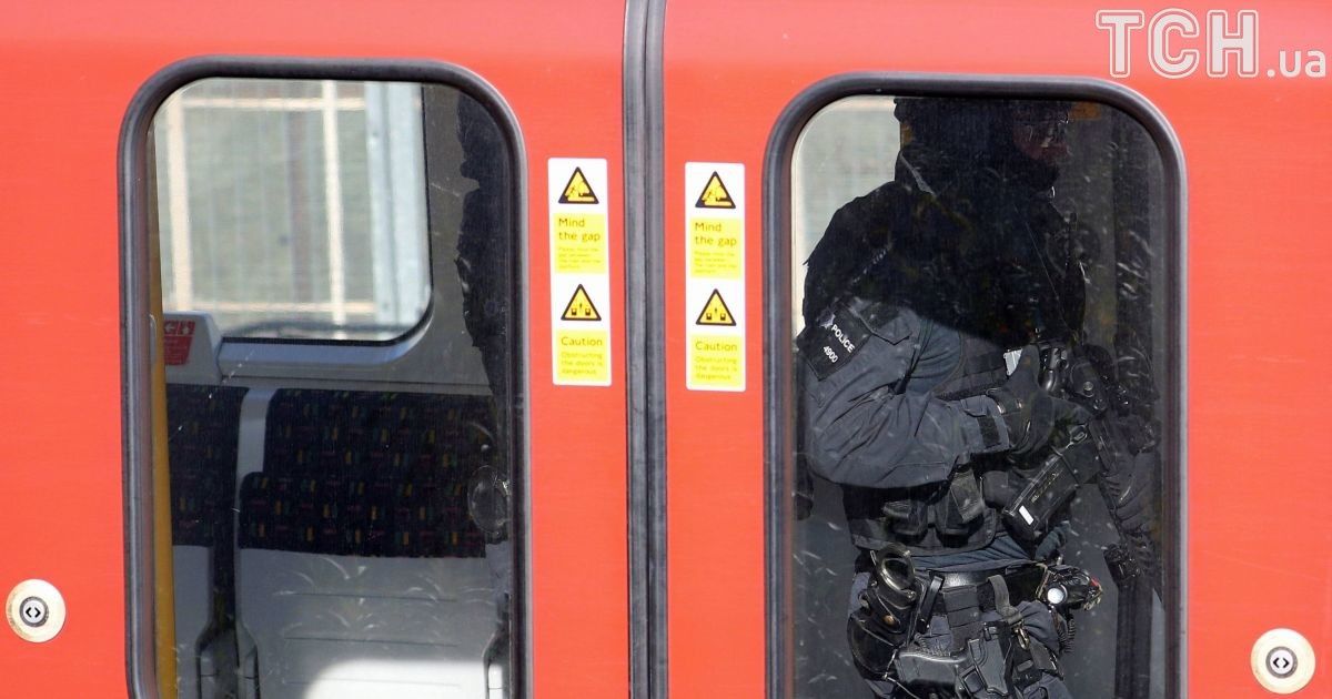 Взрыв в метро в Лондоне: полиция задержала 18-летнего парня