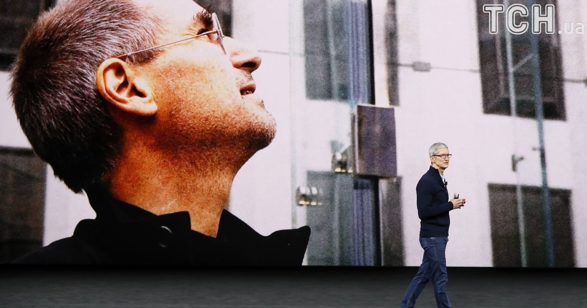 Презентація відбулася у конференц-центрі, що вміщає в себе тисячу осіб&nbsp;і отримав назву &laquo;театр Стіва Джобса&raquo;. / © Reuters