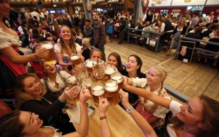 Миллионы кружек пива и желание секса – стали известны подробности Октоберфеста-2017