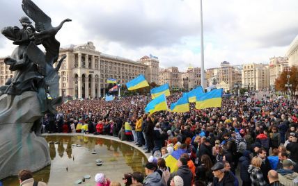 "Формула Штайнмайера" и "Нет капитуляции": зачем на этот шаг пошли власти и почему украинцы вновь выходят на улицы