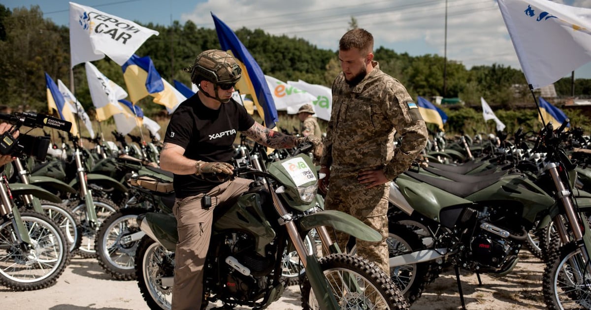 119 мотоциклів для ЗСУ: до Дня Незалежності здійснили найбільшу передачу мототехніки військовим