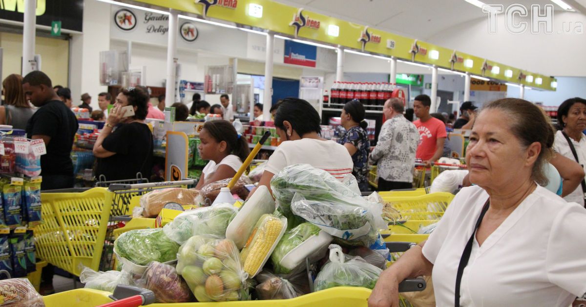 Евакуація та закупи у супермаркетах: як Кариби переживають атаку урагану десятиліття_2 / © Reuters