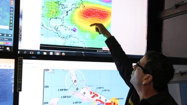 Евакуація та закупи у супермаркетах: як Кариби переживають атаку урагану десятиліття_4 / © Reuters