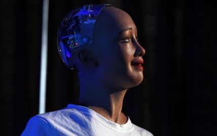 У Китаї вперше в історії на посаду генерального директора призначили робота зі штучним інтелектом