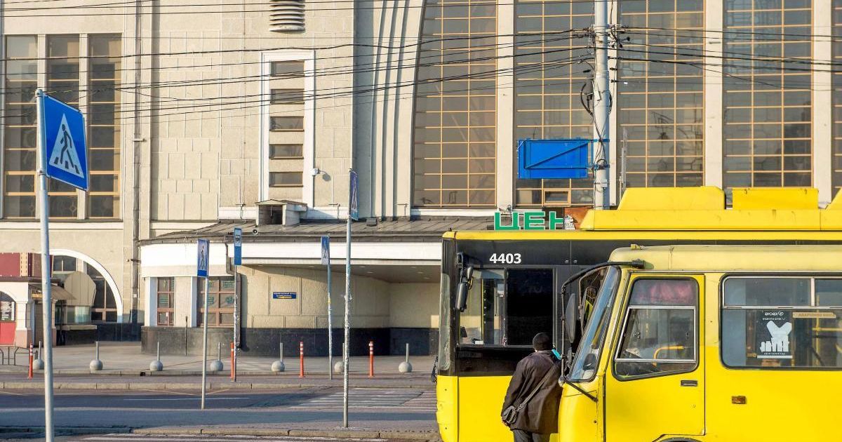У Києві скоротять інтервал руху наземного громадського транспорту: деталі