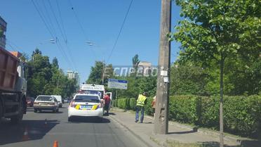 У Києві автомобіль із чоловіками напідпитку протаранив дерево / © Еспресо.TV