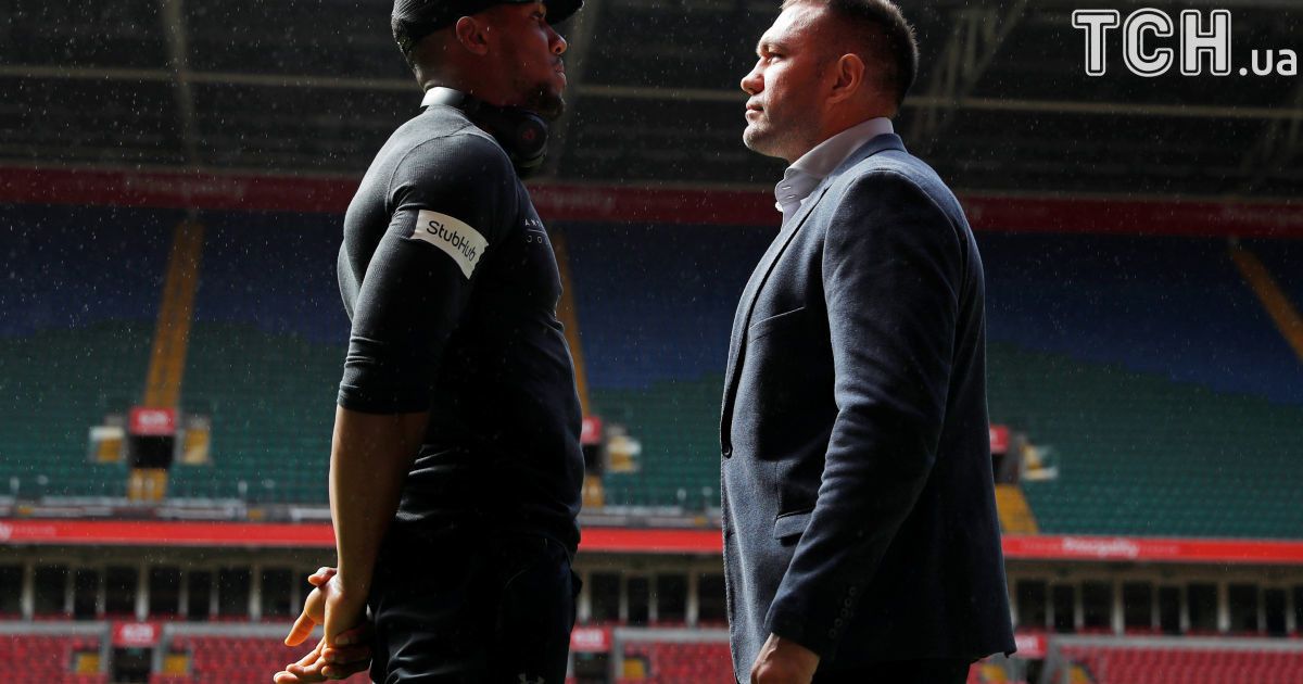 Джошуа и Пулев провели встречу в Кардиффе перед боем. / © Reuters