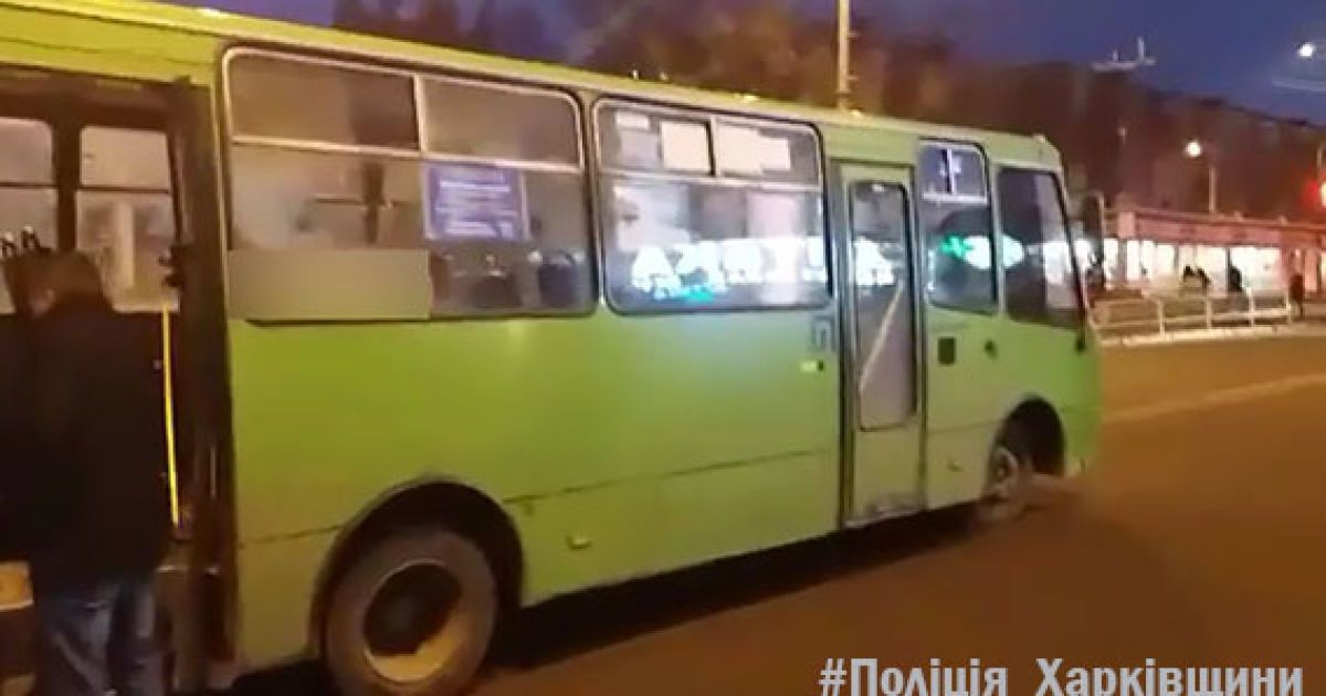 У Харкові чоловік викрав маршрутку та потрапив на ній у ДТП