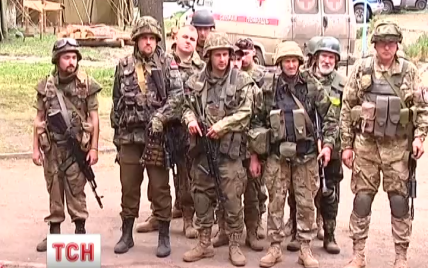 Десантники разблокировали базу "Правого сектора" на Днепропетровщине