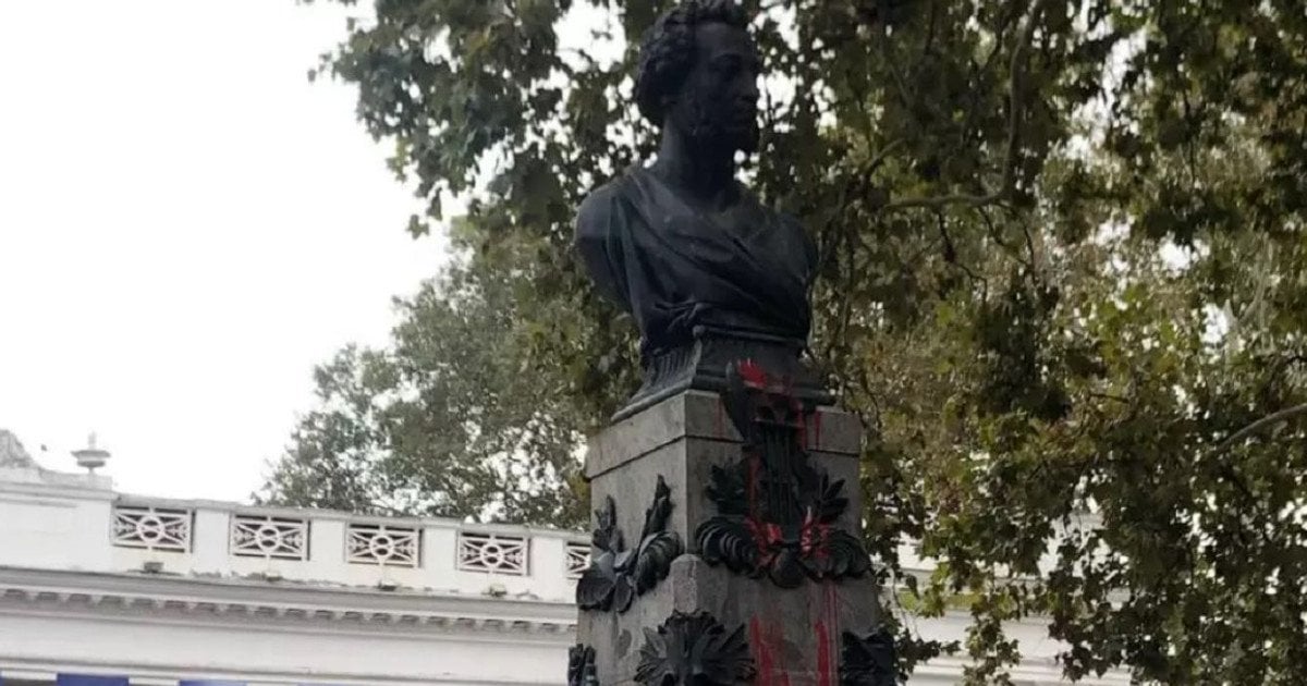 Памятник Пушкину в Одессе/Фото: t.me/DecolonizationUkrain