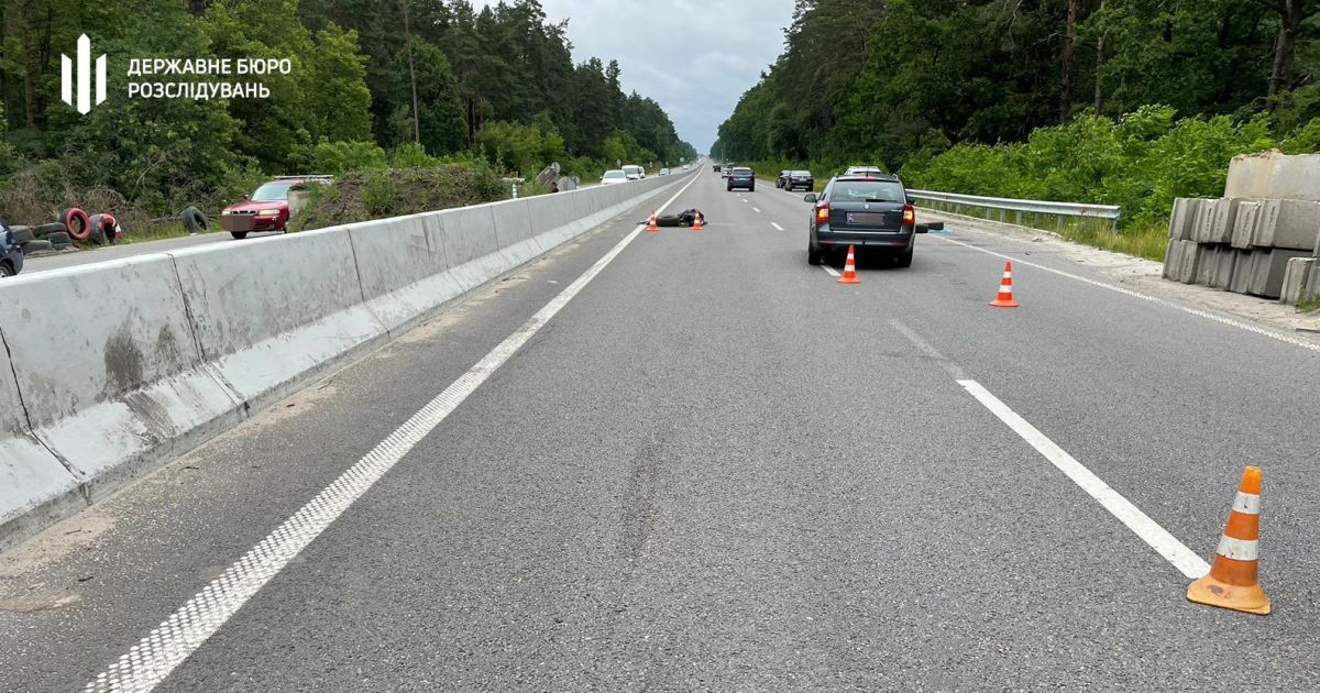 Поблизу блок-посту на виїзді з Києва сталася аварія, у які загинув військовий.