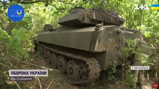 На Миколаївщині військові працюють ювелірно: снаряди влучають по укріпленням ворога, горять панцерники і окупанти