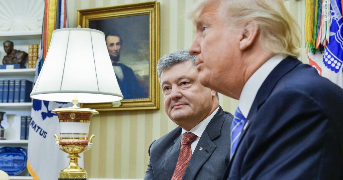 В АП відповіли на скандальне розслідування щодо "платної" зустрічі Порошенка з Трампом