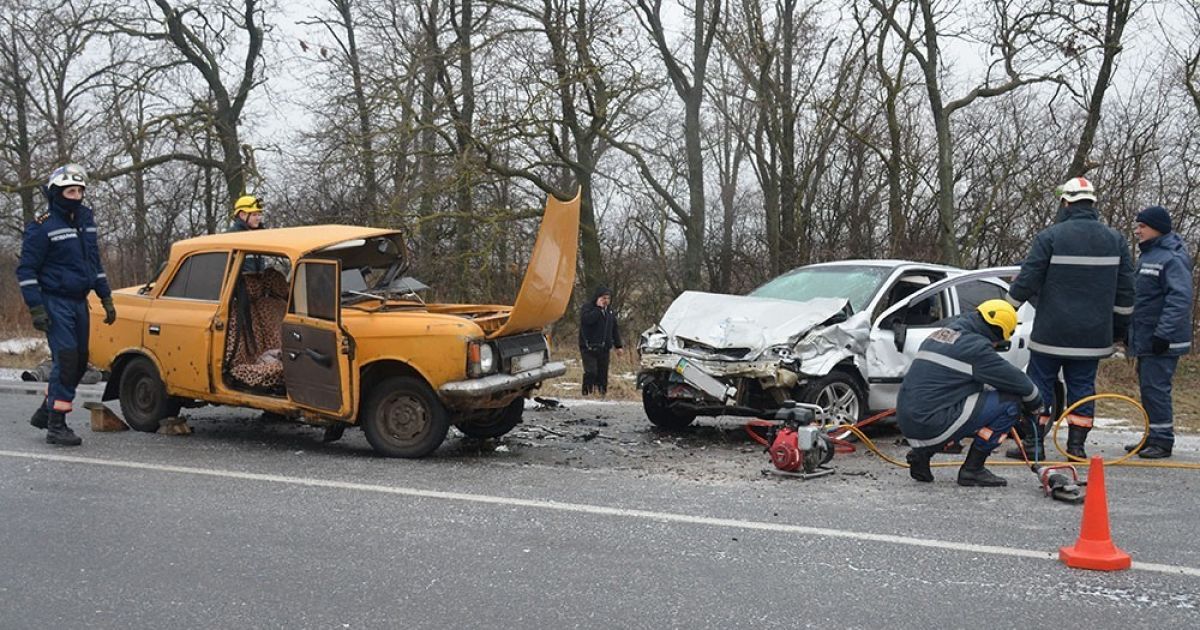 Под Николаевом семья с маленькими детьми попала в смертельное ДТП