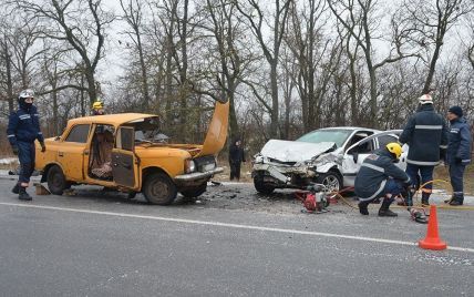 Под Николаевом семья с маленькими детьми попала в смертельное ДТП