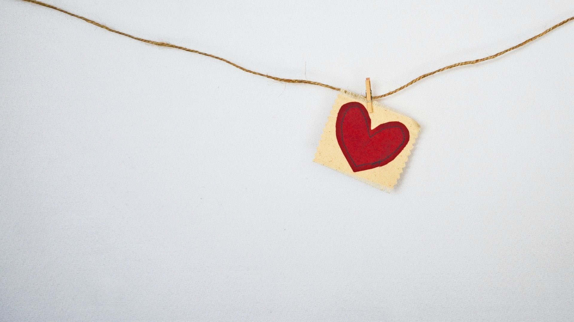 Що подарувати коханому чоловікові на День закоханих 14 лютого / © Unsplash