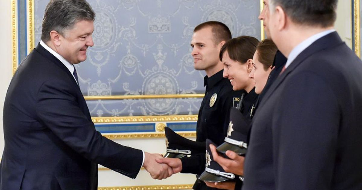 Президент подписал закон о полиции / © Facebook/Офис президента Украины