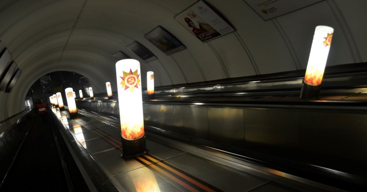 Россияне так и не смогли попасть на разрекламированный парад / © Фото Дмитрия Флорина