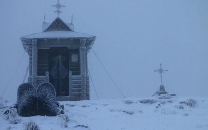 Покров снега в Карпатах уже достиг полуметра