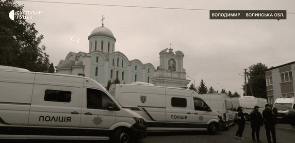 На Волині УПЦ МП виселяли із собору ХІІ ст.: чим все завершилося (фото)