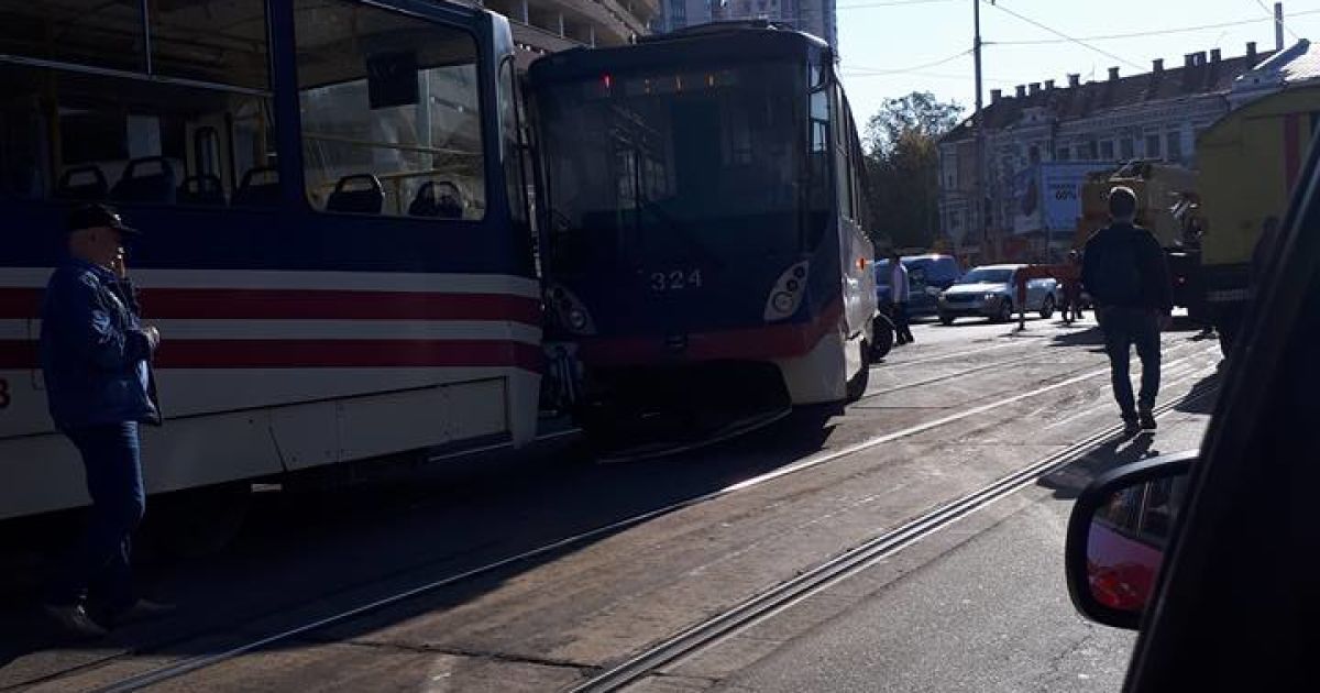 трамвай зійшов з рейок у Києві_2 / © Ольга Мороз / Facebook