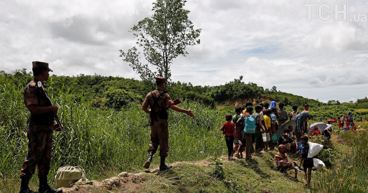 Бенгальські прикордонники не пропускають рохінья до своєї країни. / © Reuters