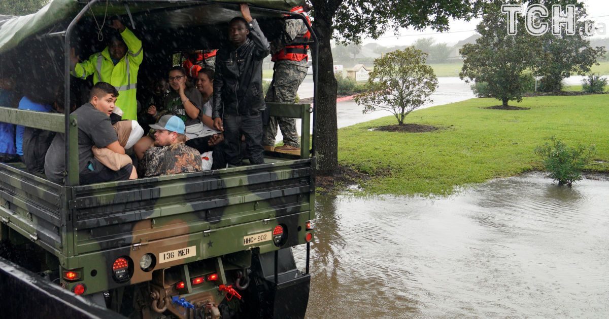 В США количество жертв урагана "Харви" возросло до 82 человек