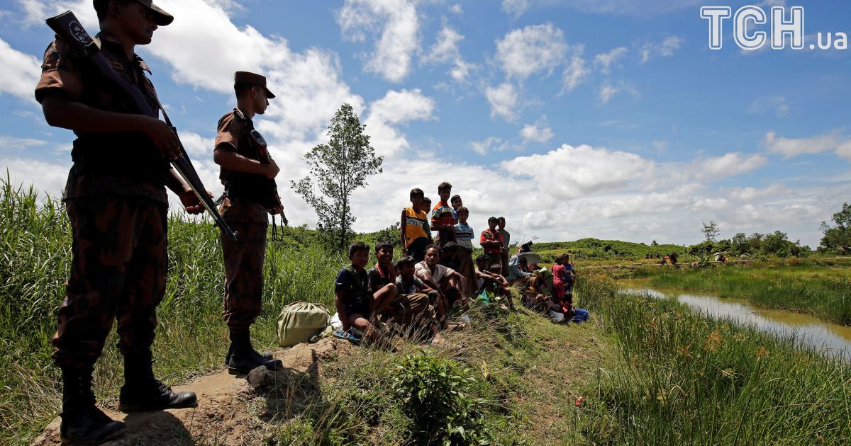 Бенгальські прикордонники не пропускають рохінья до своєї країни. / © Reuters