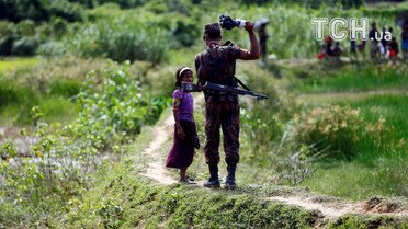 Бенгальські прикордонники не пропускають рохінья до своєї країни. / © Reuters