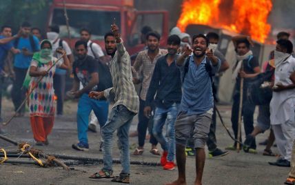 В Индии вспыхнули кровавые протесты сторонников насильника-лидера секты