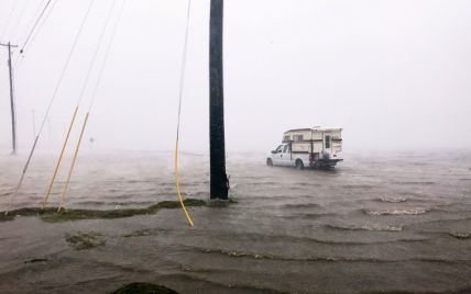 Техас столкнулся с рекордными паводками вследствие урагана "Харви"