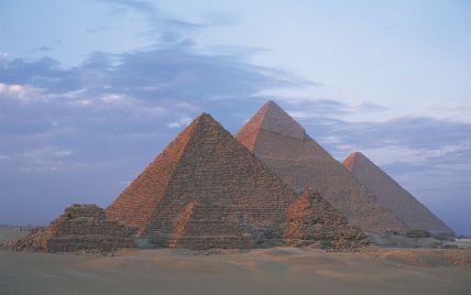 Во время сканирования египетских пирамид ученые обнаружили неожиданную аномалию