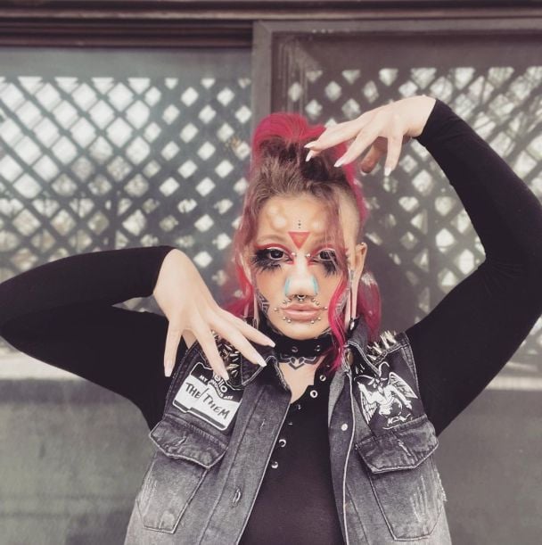  / © instagram.com/bodyartatlarge