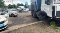 В пригороде Киева легковушка на большой скорости врезалась в грузовик: водитель в реанимации