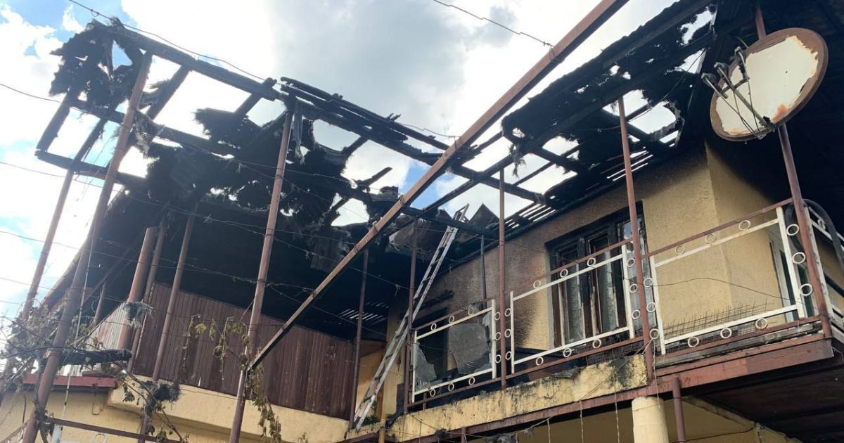 На Закарпатті сталася пожежа через благодатний вогонь